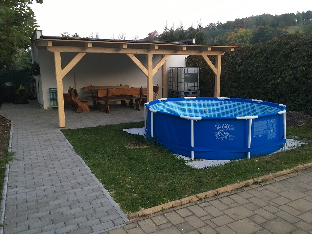 Pergola a bazén